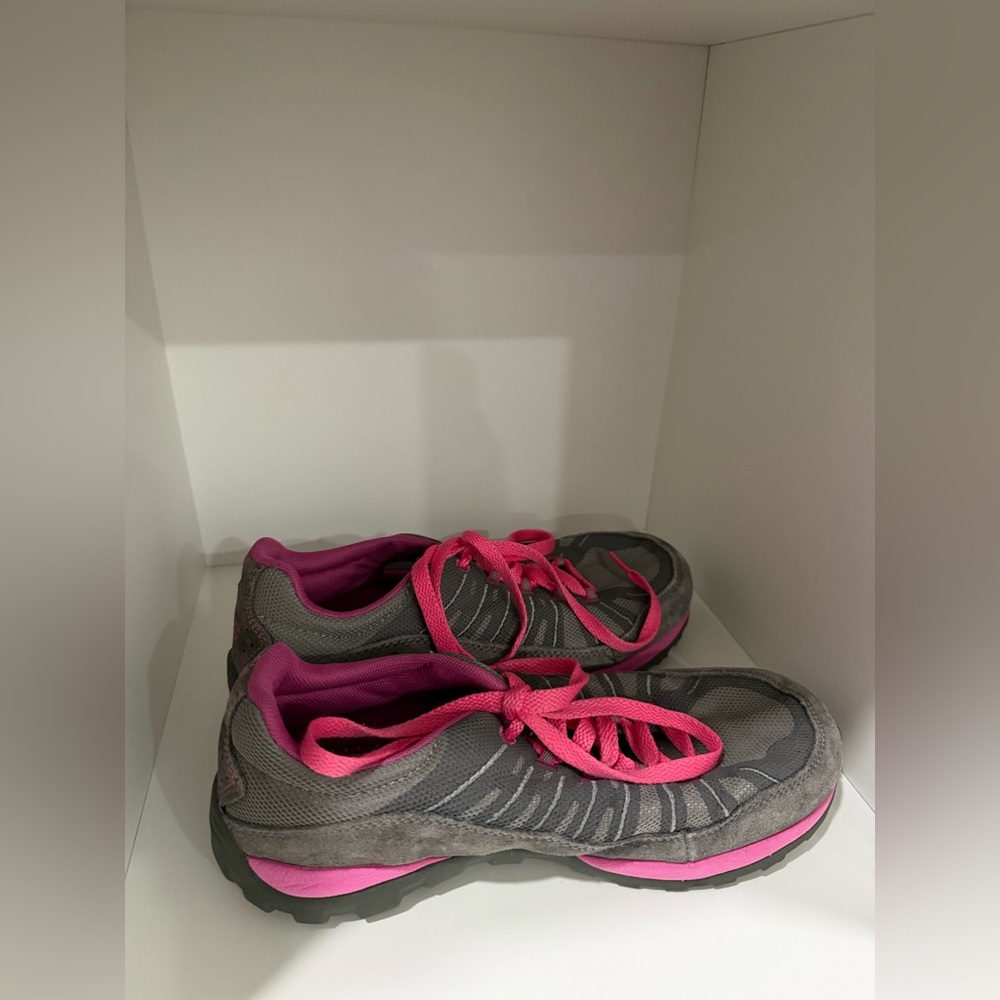 Columbia grey + pink techlite omnigrip hiking shoes (insoles removed)